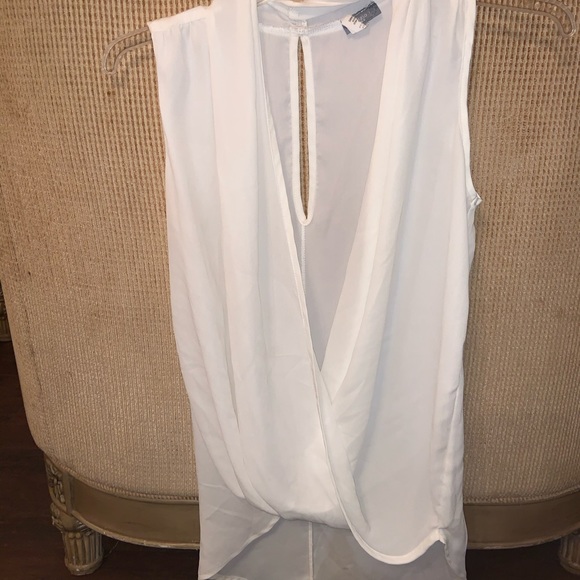 Sleeveless comfortable and sleek - Picture 2 of 2